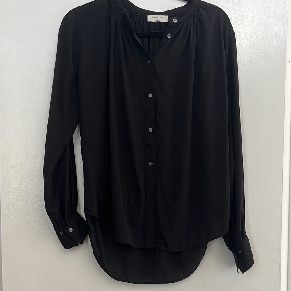 Aritzia Babaton black button up shirt